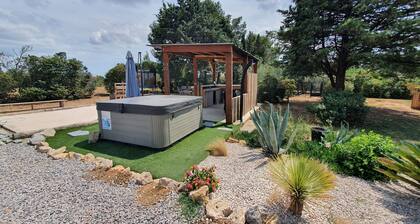 Villa avec Piscine, Spa, Pétanque & parc de 5000m², pour vacances de rêve