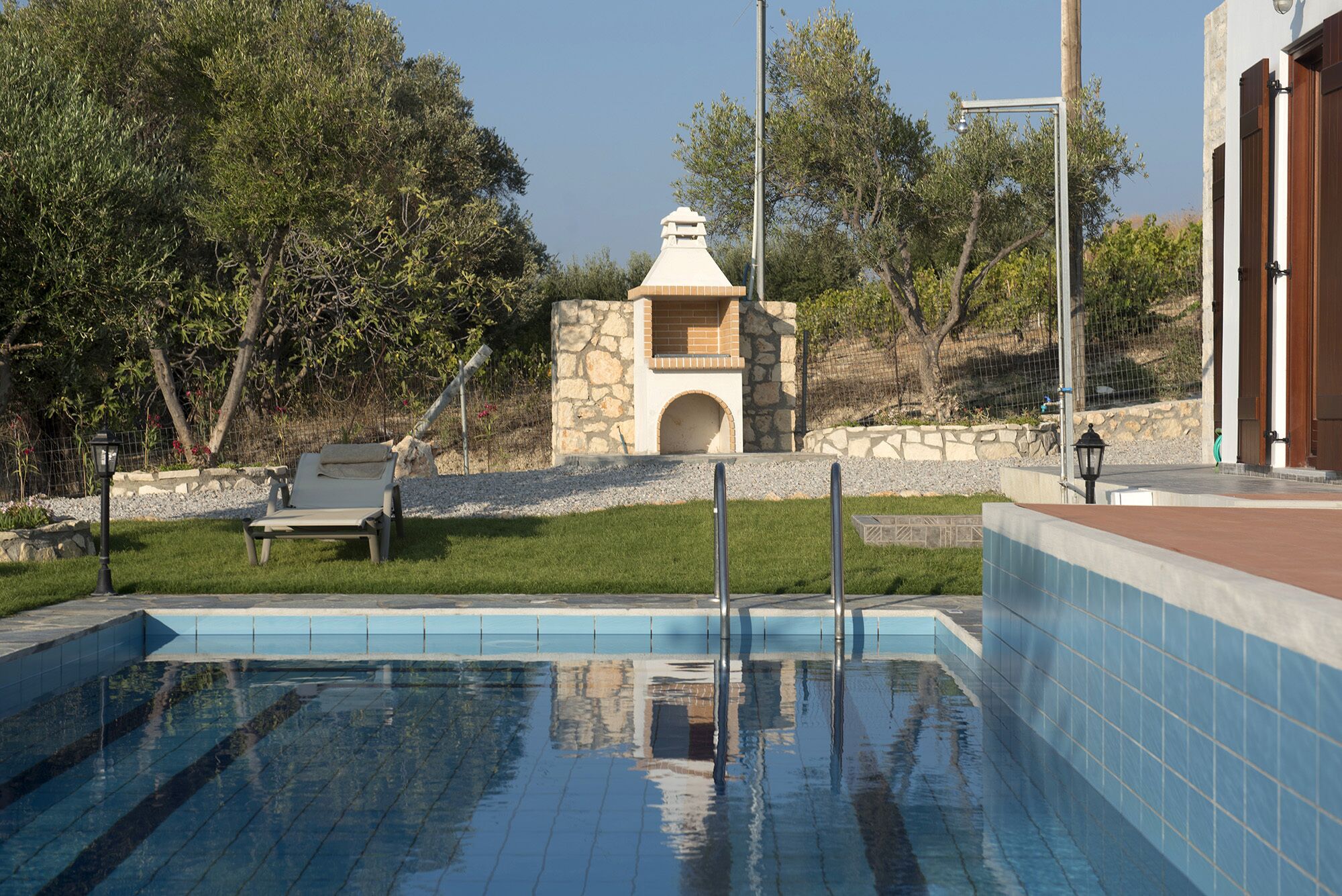 حمّام سباحة خارجي