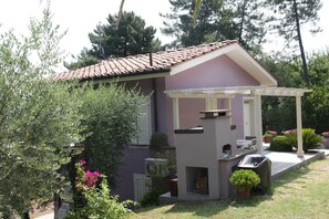 Terrace/patio - Newly built villa immersed in the oak, pine and strawberry tree woods (Montecarlo)