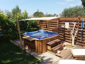 Outdoor spa tub - La Dolce Vita by CoralRiviera - outdoor Jacuzzi - close to the beach (Alghero)
