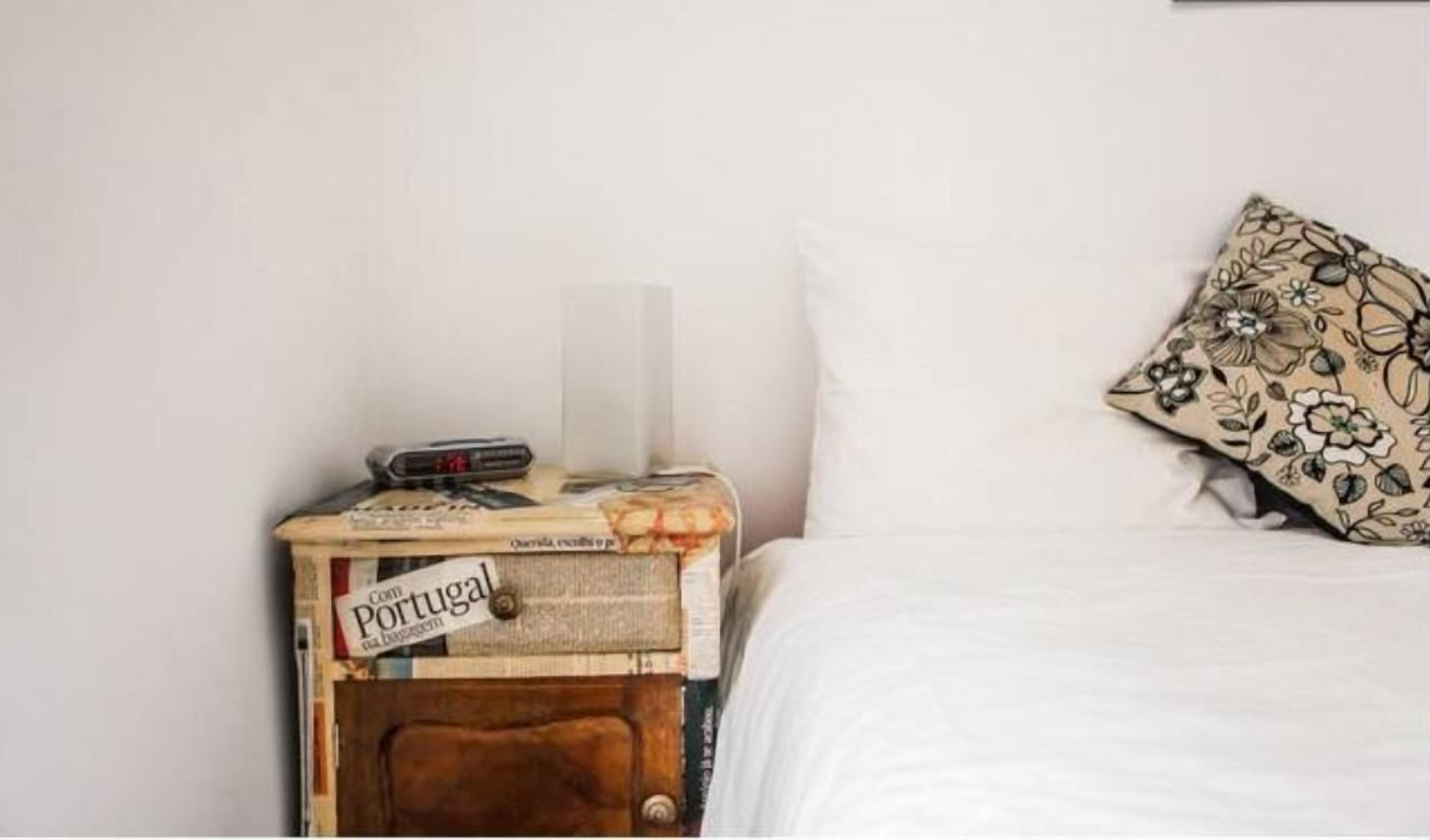 1 quarto, escrivaninha, ferros/tábuas de passar roupa, Wi-Fi de cortesia