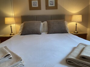 3 bedrooms, iron/ironing board, travel crib, free WiFi