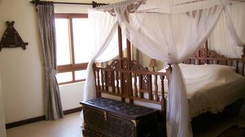 3 chambres, coffres-forts dans les chambres, bureau