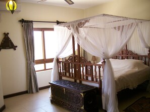 3 bedrooms, in-room safe, desk, iron/ironing board