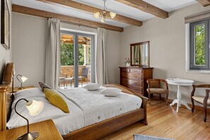 4 bedrooms, iron/ironing board, WiFi, bed sheets - Villa Gimino - Beautiful villa with heated private pool, table football and darts (Pifari)