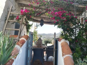 Outdoor dining - Traditional farmhouse in rural Spain with fantastic pool- 5 mins from village (Lubrin)
