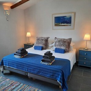 2 bedrooms, iron/ironing board, travel crib, free WiFi - Traditional farmhouse in rural Spain with fantastic pool- 5 mins from village (Lubrin)