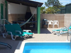Outdoor pool - V3-Faro a / c, w / pool / bbq / table tennis, Net / Tv / beach, airport and hospital (Faro)