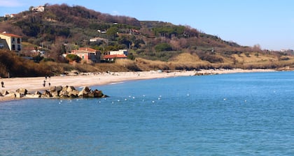 Big house with garden among hills of vineyards 5 min. from the sea