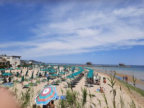 Beach nearby, beach towels - Big house with garden among hills of vineyards 5 min. from the sea (San Vito Chietino)