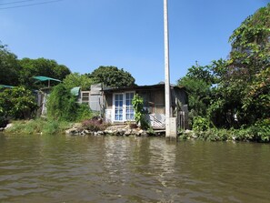 Exterior - Idyllic beach villa C8 in the tropical garden beach in front of the door (Tambon Kram)