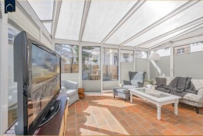 Fernseher, Stereoanlage