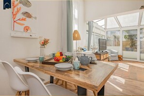 Dining - Cozy apartment in Heringsdorf with terrace - 150 m to the beach (Seebad Heringsdorf)