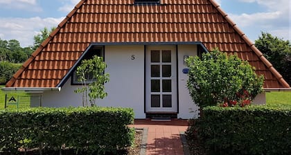 Ferienhaus liebevoll u. familienfreundlich eingerichtet, direkt am Nordsee-Deich