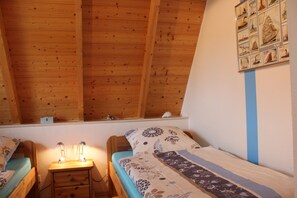 3 bedrooms, iron/ironing board, WiFi