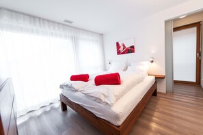 2 Schlafzimmer, BĂŒgeleisen/BĂŒgelbrett, kostenloses WLAN, BettwĂ€sche