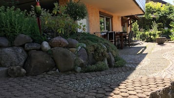 屋外ダイニングエリア