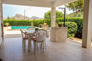 Outdoor dining - Holiday house with pool, air conditioning in the bedrooms, internet / outside kitchen with barbecue, (Pollensa)