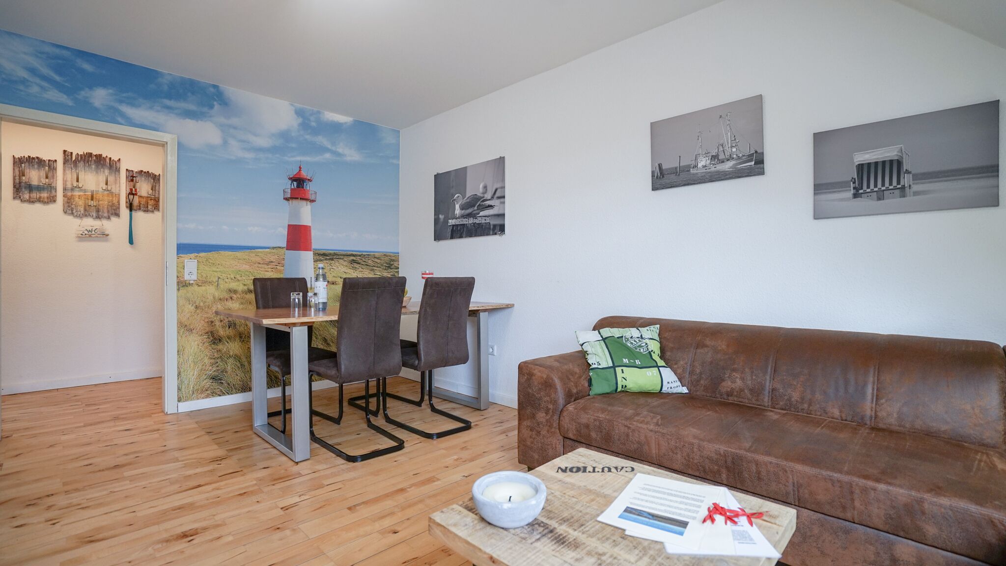 Fernseher, Bücher, Stereoanlage