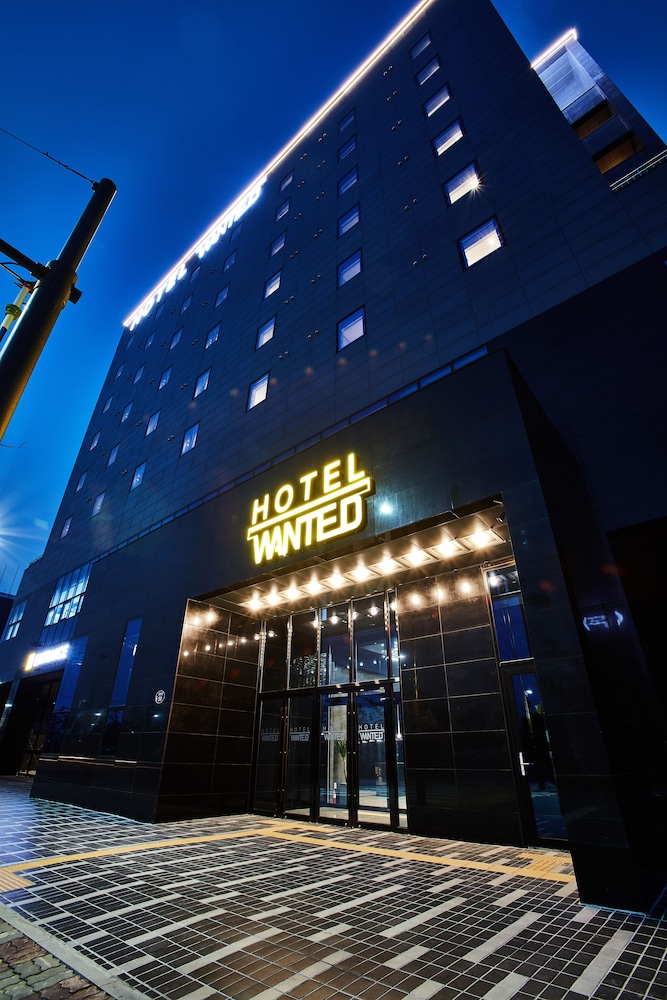 Hotel Wanted
