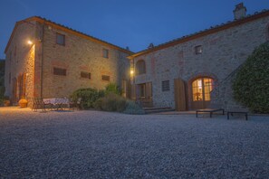 Exterior - Bioagriturismo Benessere LA COLLINA - CASA ROMEO - Oasis of tranquillity (Cecina di Larciano        Provinz Pistoia Toskana)