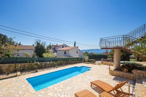 Outdoor pool - Holiday house MICHAEL with shared pool and private jacuzzi (Pinezići)