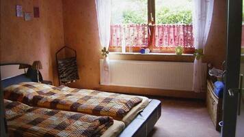 2 Schlafzimmer, Reisekinderbett, WLAN, Bettwäsche