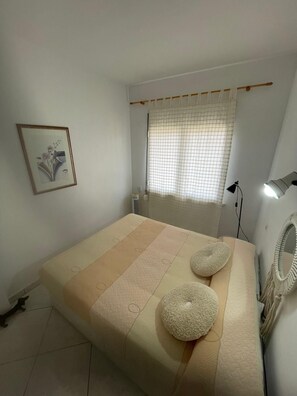 2 Schlafzimmer, Bügeleisen/Bügelbrett, Bettwäsche