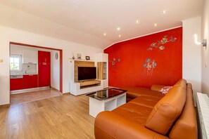 TV, stereo - Apartment JENNY 1 with pool and sea view (Pinezici)