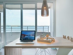 Unclassified image, 5 of 17, button