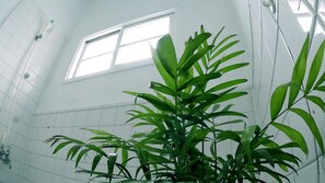 Holiday Home | Bathroom shower - Okinawan. Sweet Home.T-8 (Chatan)