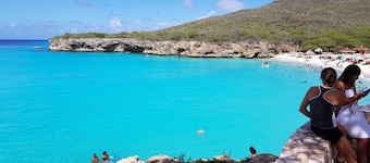 * Fly & Chill i Tropichill * Caribbean-Curacao