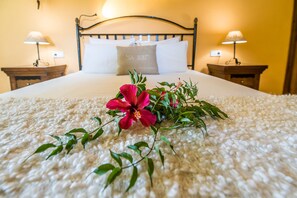 4 bedrooms, iron/ironing board, free WiFi, bed sheets - Sustainable rural finca Sa Sort with pool Mallorca (Inca)