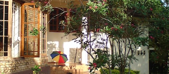 Tranquila casa de vacaciones no muy lejos del Jardín Botánico de Peradeniya en Kandy