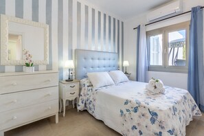 2 chambres, fer et planche à repasser, Wi-Fi gratuit, draps fournis