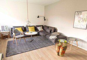 Unclassified image, 3 of 24, button