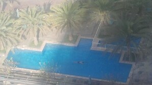 2 kolam renang outdoor
