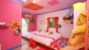 Desk, WiFi (free), bed sheets - 101 Homestay (Dongshan)