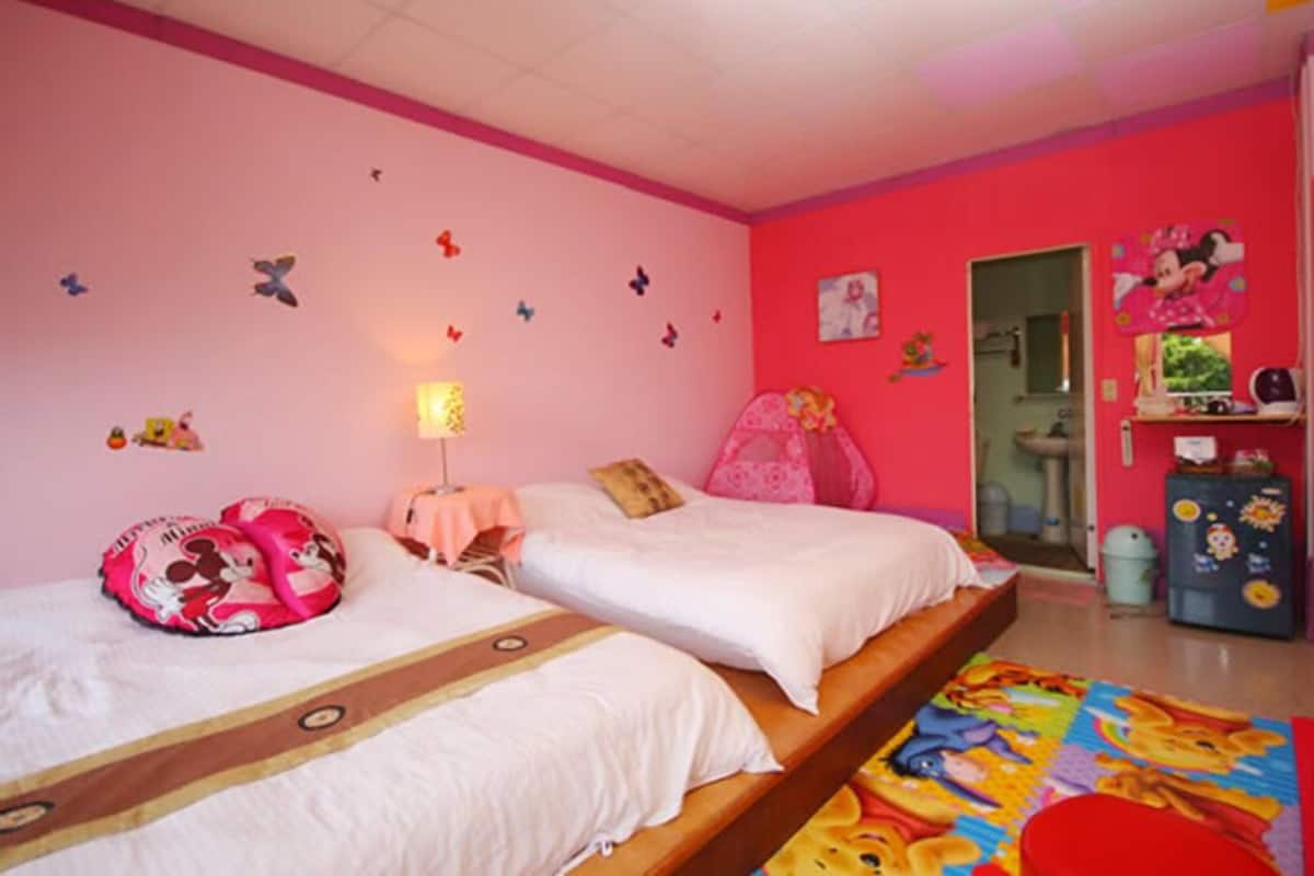 Family Room, Multiple Beds, Non Smoking