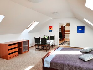 4 chambres, coffre-fort, fer et planche à repasser