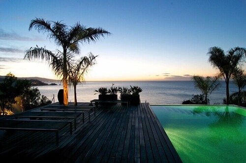 Luxury villa with pool and spectacular sea views, 7 terraces, close to the beach