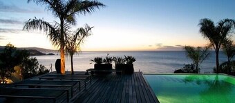 Luxury villa with pool and spectacular sea views, 7 terraces, close to the beach