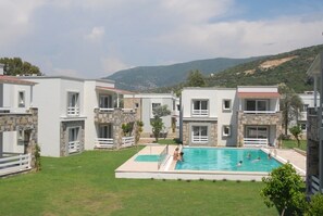 Outdoor pool - Torba Residence 2 Bedroom (Bodrum)