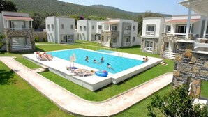 Outdoor pool - Torba Residence 2 Bedroom (Bodrum)
