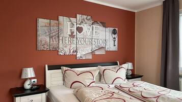 3 Schlafzimmer, Zimmersafe, Bügeleisen/Bügelbrett, Reisekinderbett