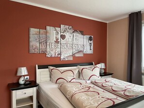 3 Schlafzimmer, Zimmersafe, Bügeleisen/Bügelbrett, Reisekinderbett