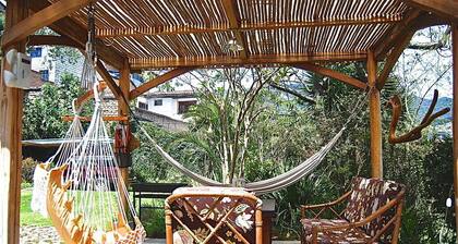 Maisonette apartment in a dreamlike garden, in historic Quito