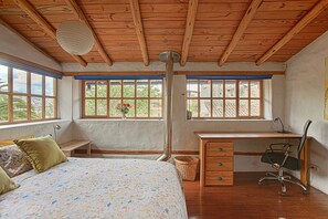 1 غرفة نوم ومكتب ومكواة/لوح كي وسرير سفر