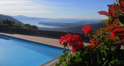 Apartment in the old castle monastery Lake view pool