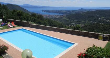Apartment in the old castle monastery Lake view pool